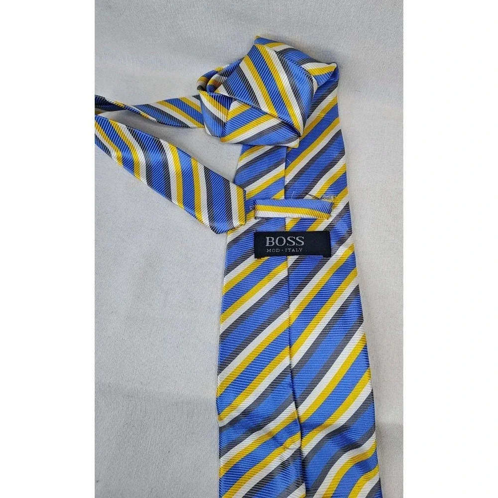 Hugo Boss Men's Tie Blue Yellow Stripe‎ Silk Necktie Made In Italy MOD 60